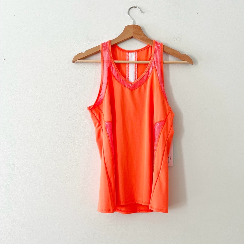 NEW Lucky in Love Tank Top Orange Small NWT.

•Length: 23"
•Bust: 16"